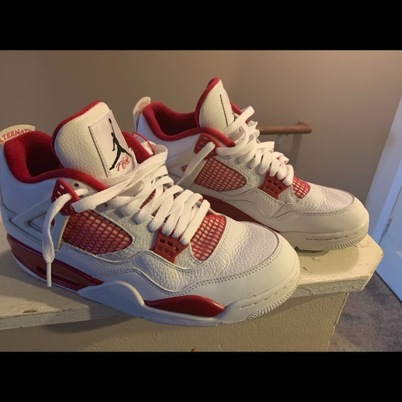 Jordan 4 - Picture 2 of 5